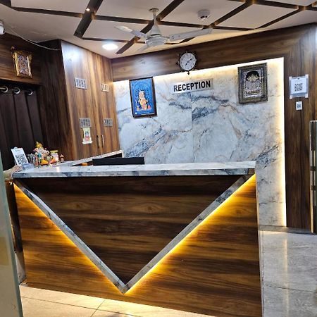 Hotel Ozone,阿穆达巴 外观 照片