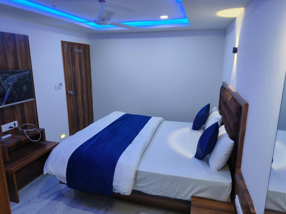 Hotel Ozone,阿穆达巴 外观 照片