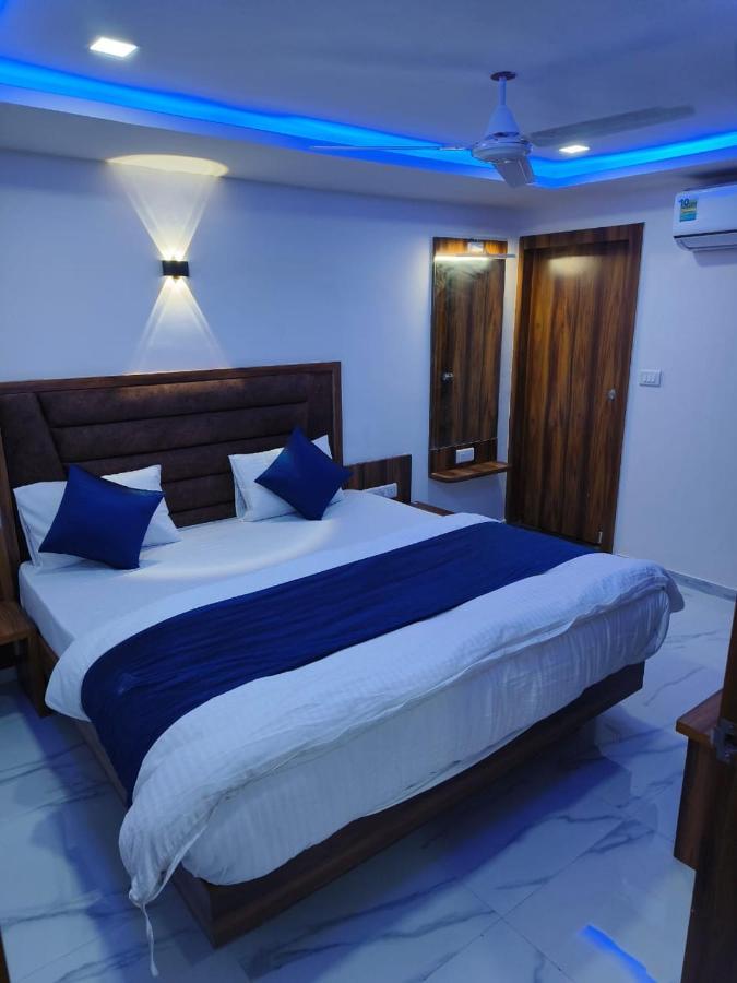 Hotel Ozone,阿穆达巴 外观 照片