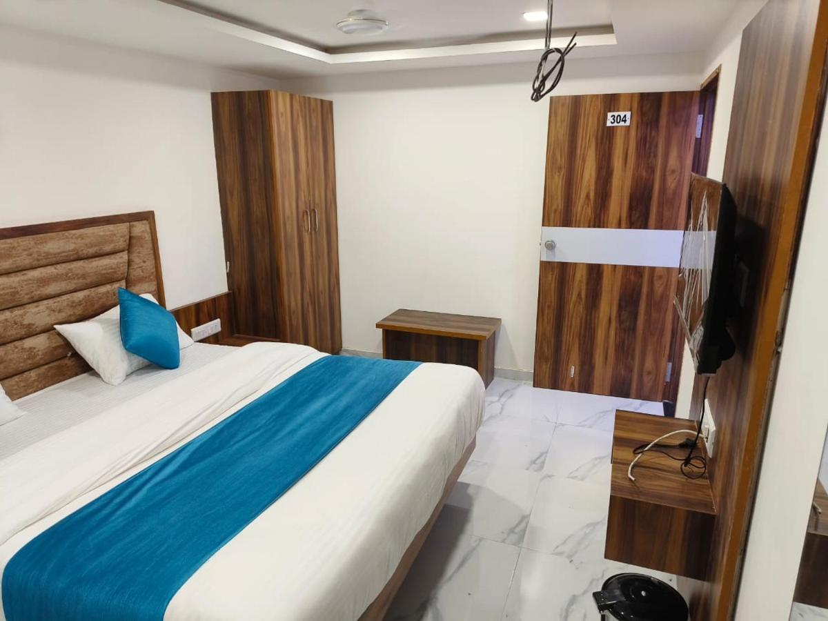 Hotel Ozone,阿穆达巴 外观 照片