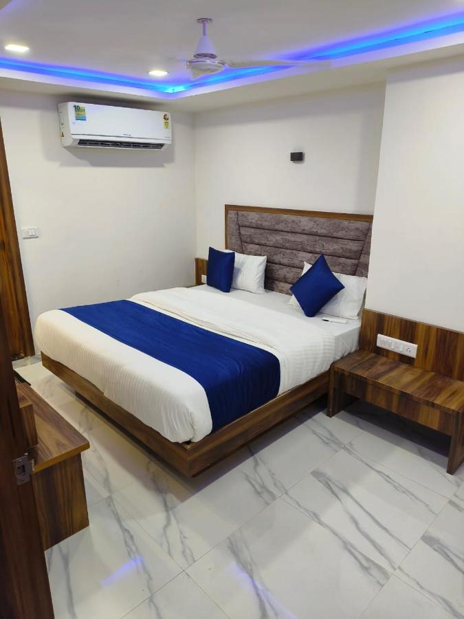 Hotel Ozone,阿穆达巴 外观 照片